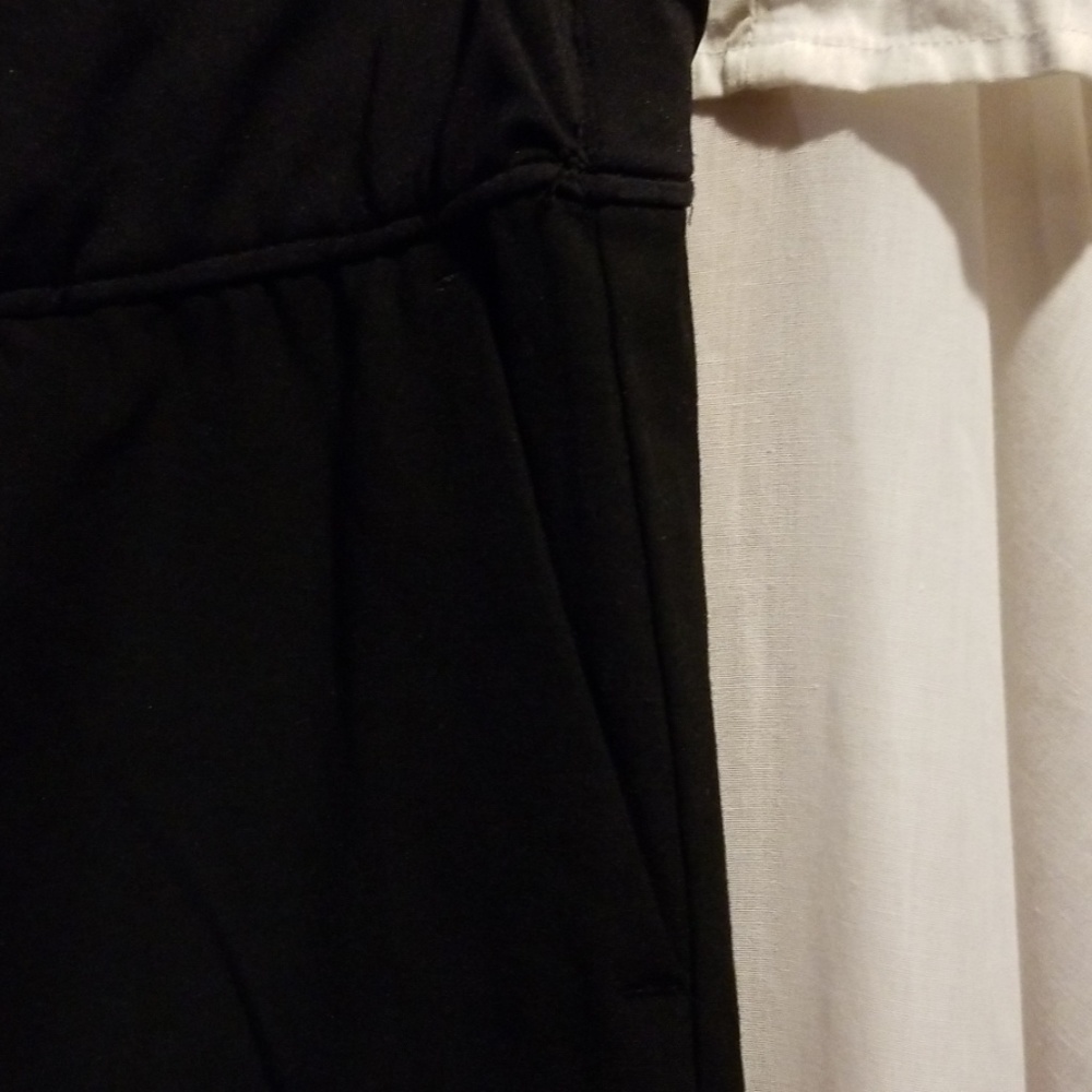 Black MATERNITY skirt with pockets! GUC - Picture 3 of 8
